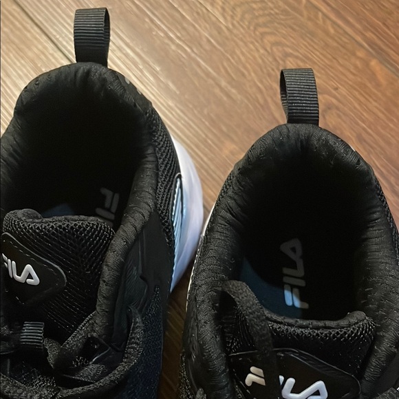 Fila Energized  Women’s Black Sneakers - Picture 8 of 8